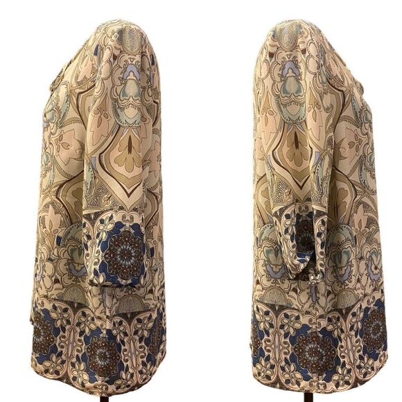 Ava Christine Beige‎ and Blue Popover Flowy Top with 3/4 Sleeves Sz L - Picture 3 of 13